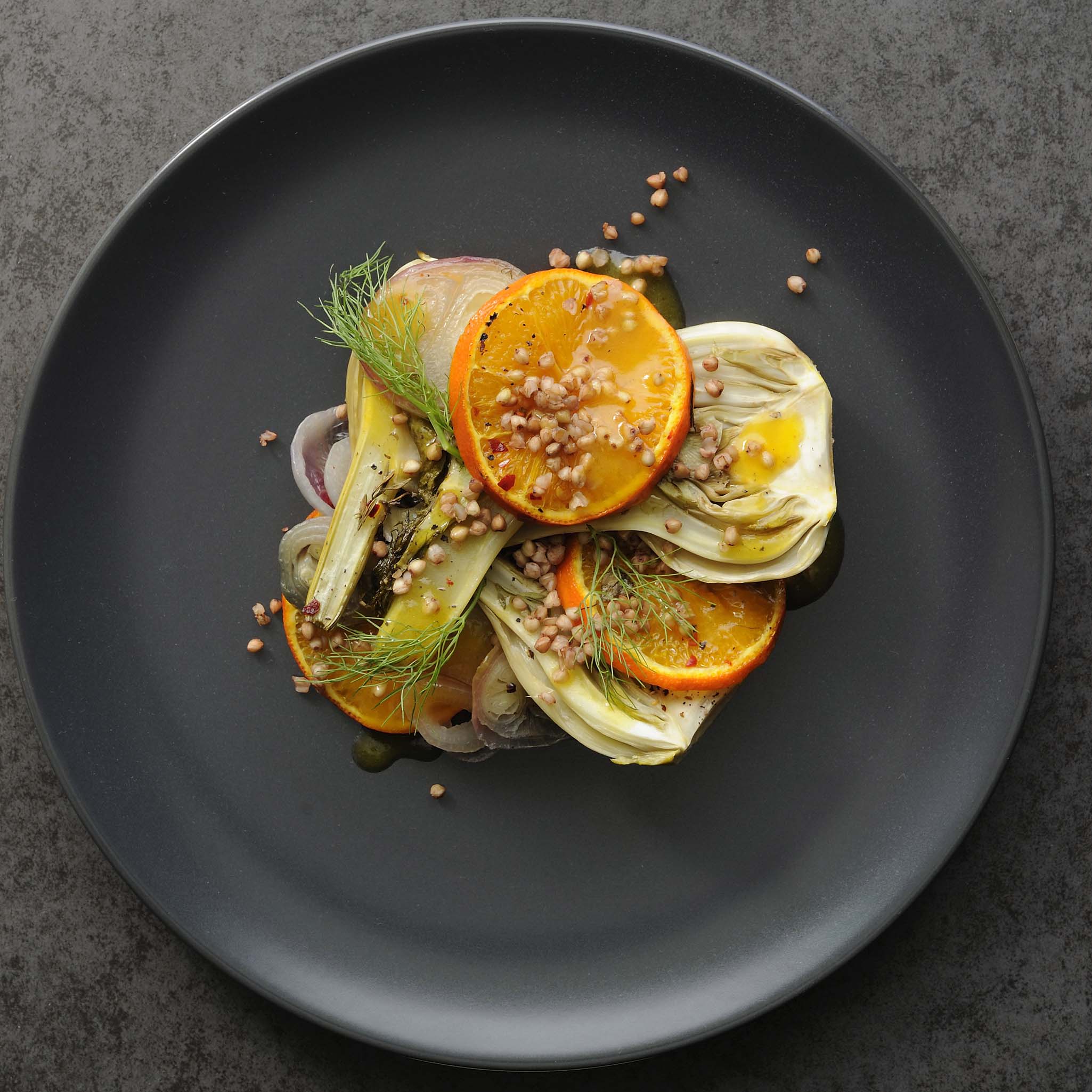 Fenchel- und Clementinenscheiben mit Clementinen-'Beurre blanc' und Buchweizen